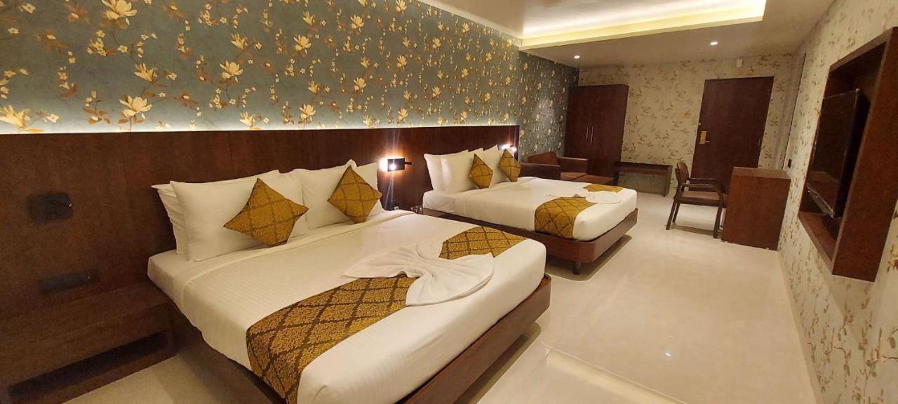 Hotel Madhuban Silvassa Eksteriør billede