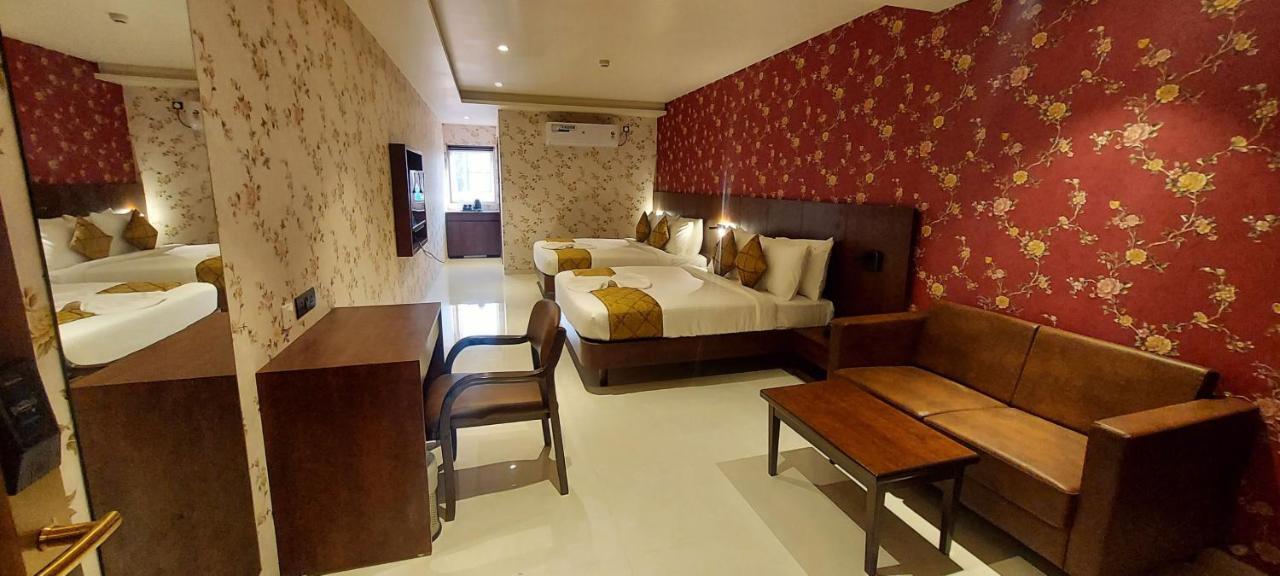 Hotel Madhuban Silvassa Eksteriør billede