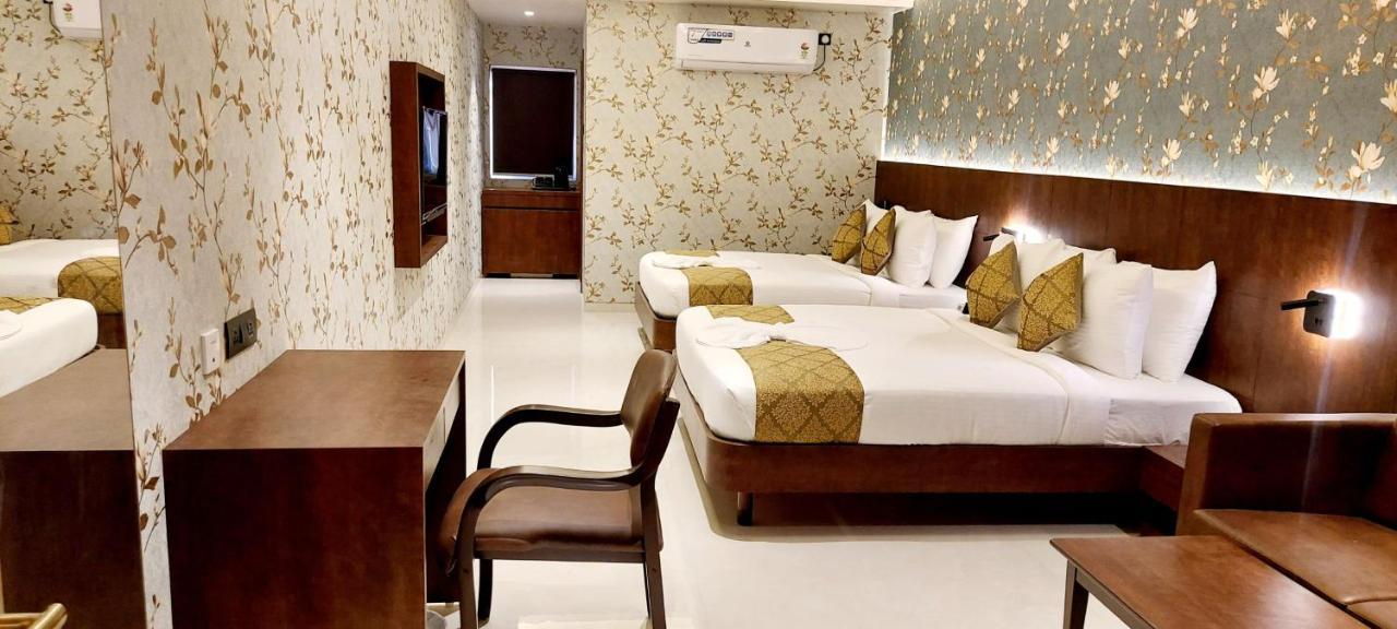 Hotel Madhuban Silvassa Eksteriør billede