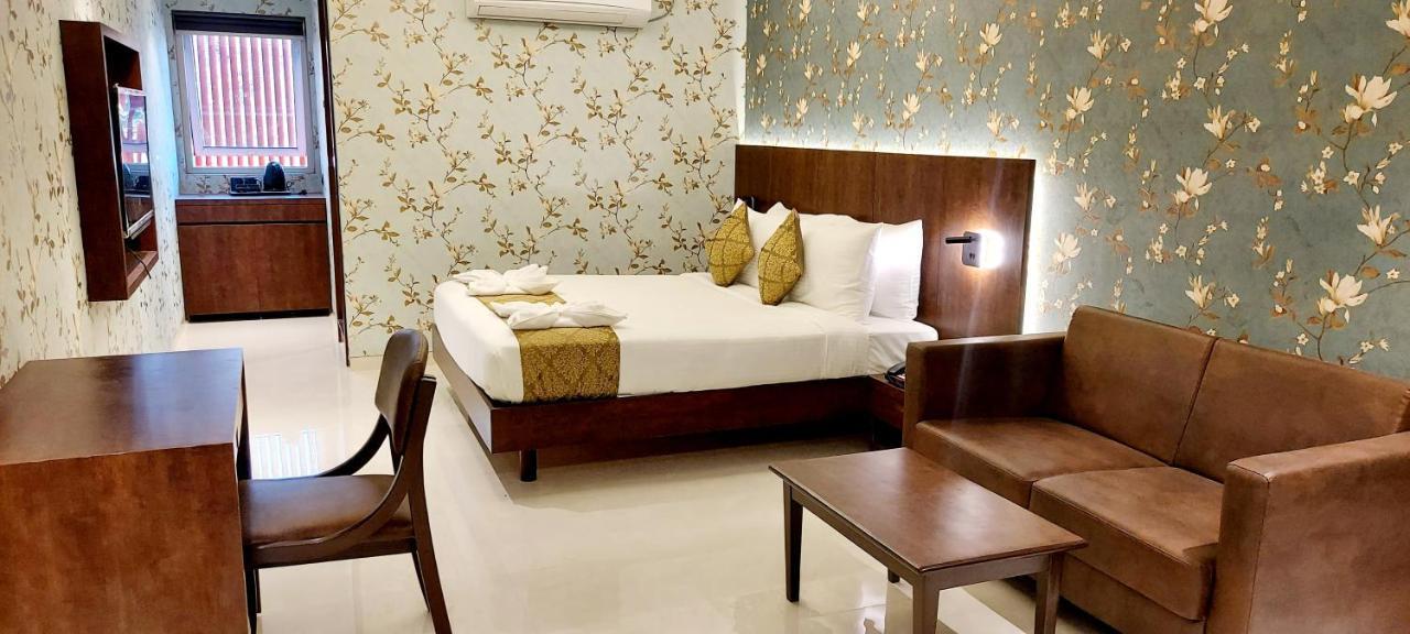 Hotel Madhuban Silvassa Eksteriør billede