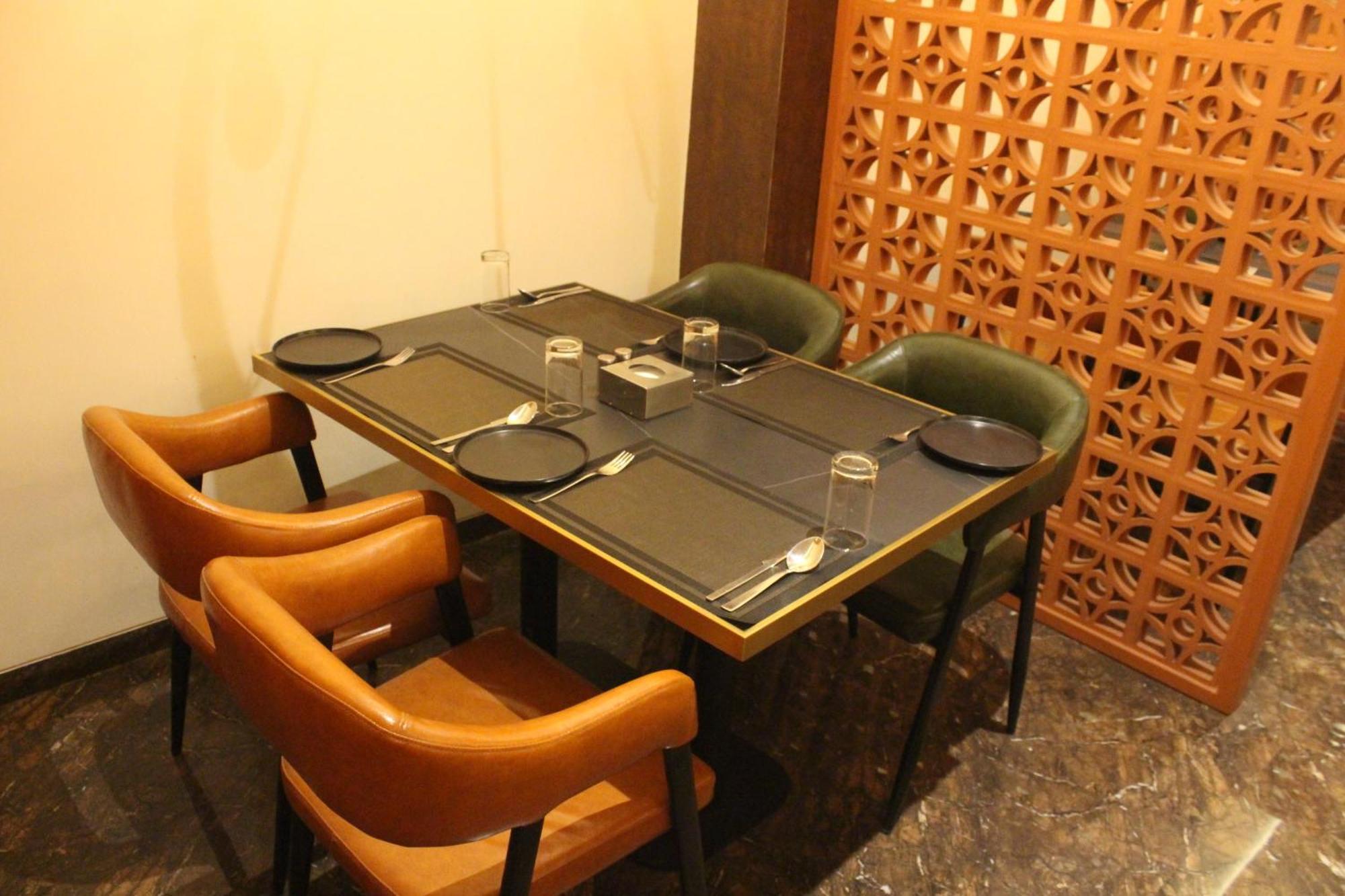 Hotel Madhuban Silvassa Eksteriør billede